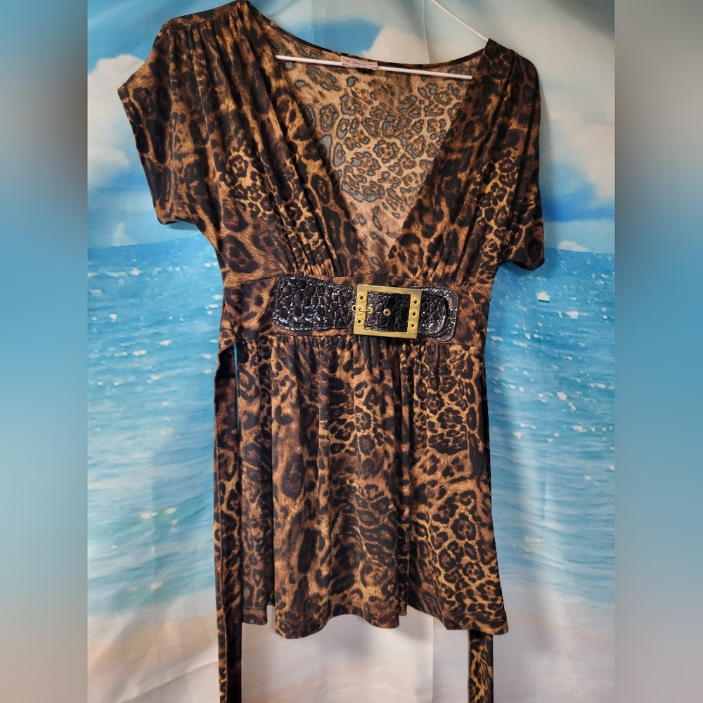 Gemini Size Medium Cheetah Print Blouse with‎ Waist Belt